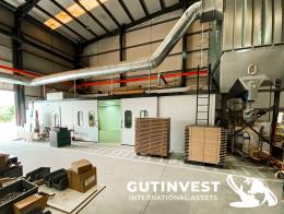 4  -  Cabina de pintura presurizada y atemperada