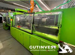 1  -  Plastic Injection Molding Machine with Robot - 300Tn