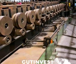 1  -  Máquina perfiladora de chapas de metal 