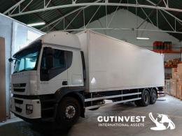 12  -  Camión caja cerrada