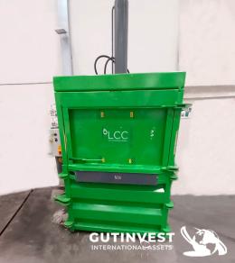 112  -  Vertical Baler press