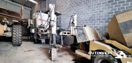 1  -  Slipform paver machine