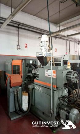 5  -  Injection Moulding Machine - 95Tn