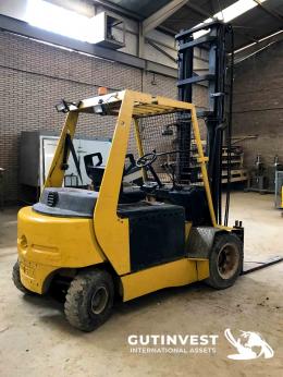 3  -  Electric forklift - 4Tn
