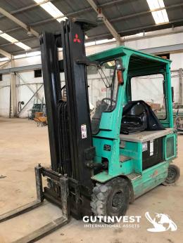 4  -  Electric forklift - 2.5Tn