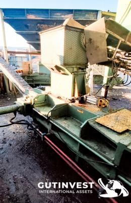 1  -  Bale compactor press for filters and metal sheets