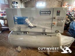 3  -  Screw compressor with dryer