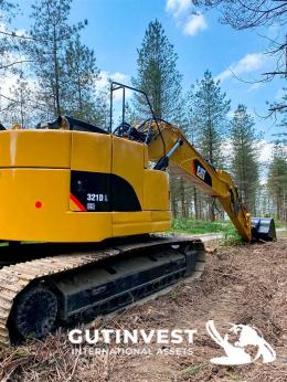 1  -  Crawler excavator