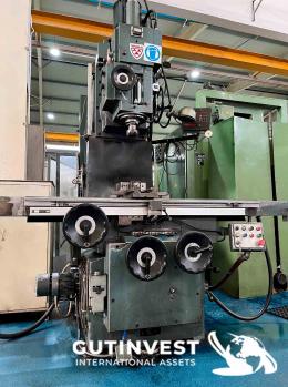 1  -  Fresadora con visualizador