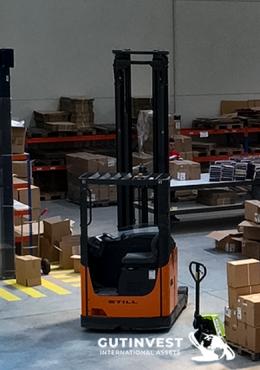 8  -   Reach truck