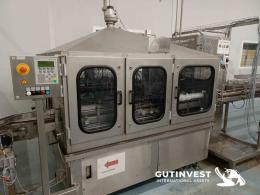 17  -  Bottle steam rinsing machine