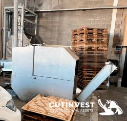 23  -  Soundproof plastic shredder mill equipment