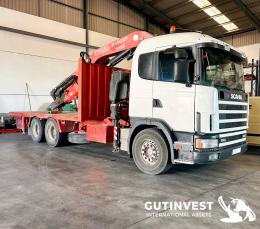 2  -  Camión con grúa pluma