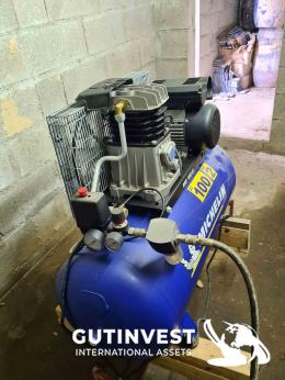 11  -  Compresor de aire