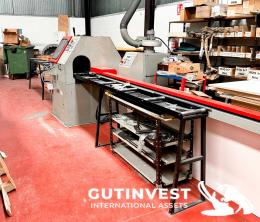 32  -  Metal cutting sawing machine