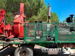 1  -  Mobile wood chipper with motor and trailer