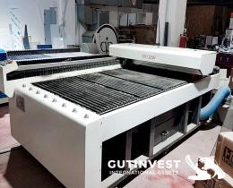 1  -  Máquina de corte de grabado láser