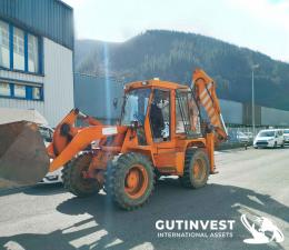 1  -  Retroexcavadora diésel