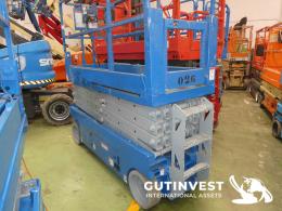 2  -  Electric scissor lift - 10 meters
