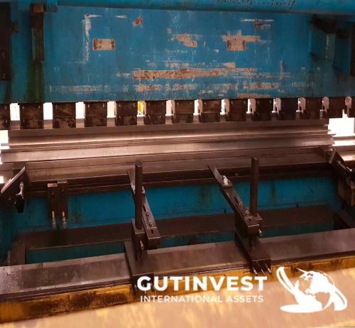 Sheet Metal Press Brake - 200Tn
