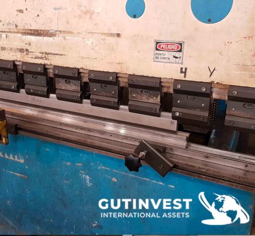 Sheet Metal Press Brake - 200Tn