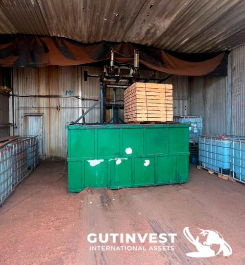 Sawmill for manufacturing wooden pallet panels