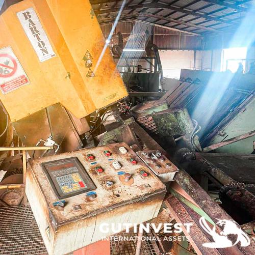 Sawmill for manufacturing wooden pallet panels