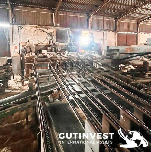 Sawmill for manufacturing wooden pallet panels