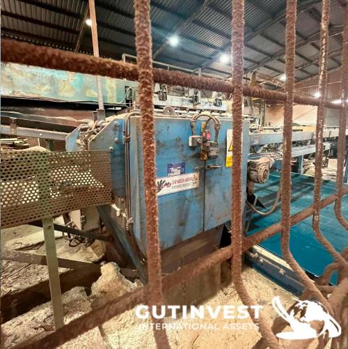 Sawmill for manufacturing wooden pallet panels