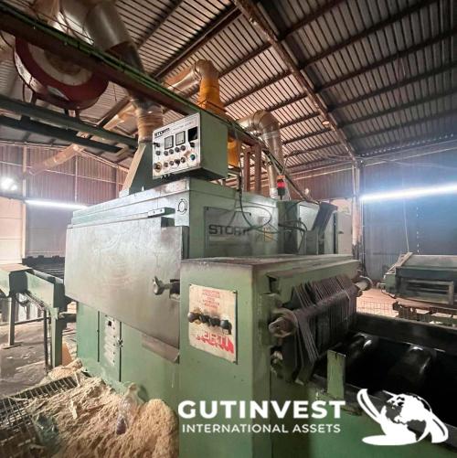 Sawmill for manufacturing wooden pallet panels