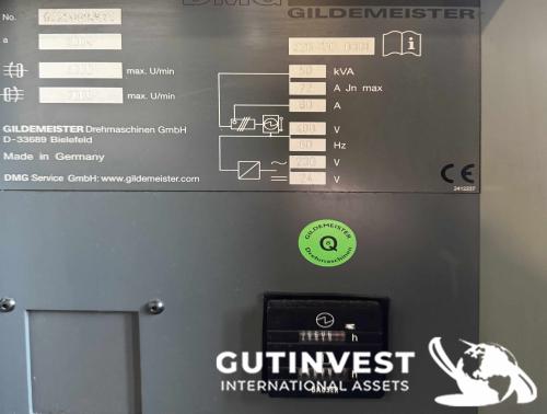 Torno CNC con alimentador de barras