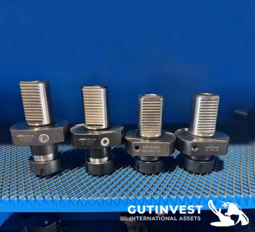 Torno CNC con alimentador de barras