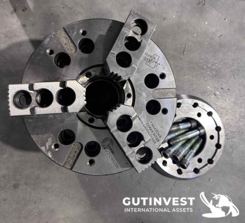 Torno CNC con alimentador de barras