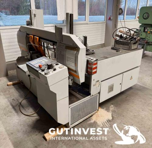 Automatic horizontal band saw