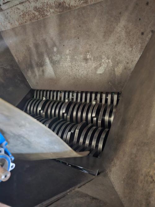 Triturador de dos ejes