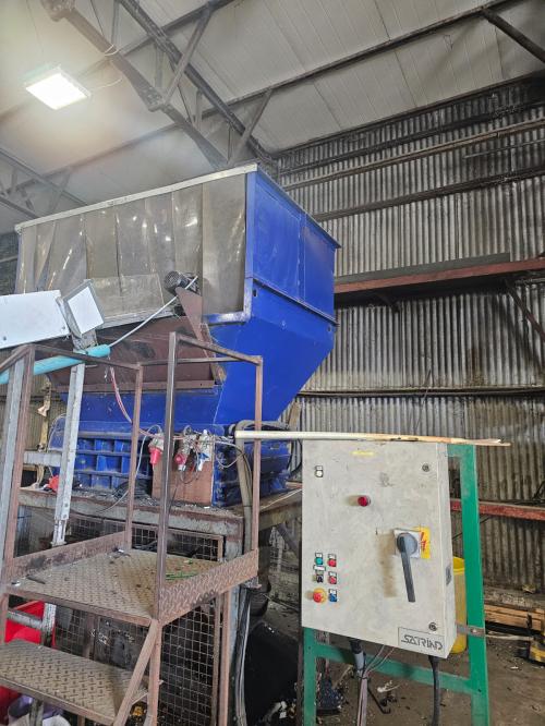 Triturador de dos ejes