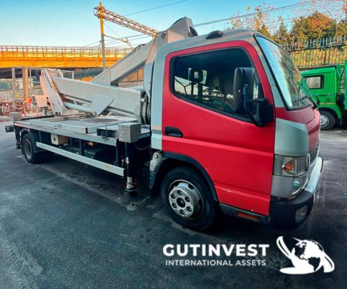 Camión con cesta - plataforma aérea