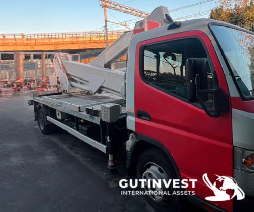 Camión con cesta - plataforma aérea