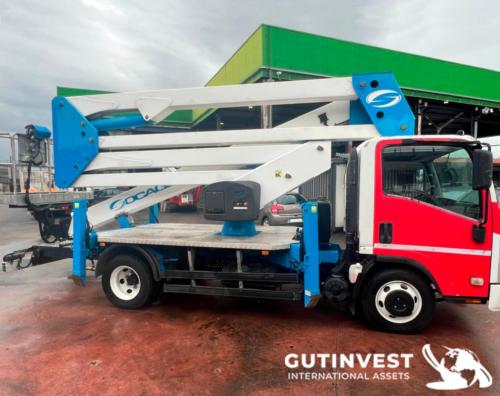 Camión con cesta - plataforma aérea