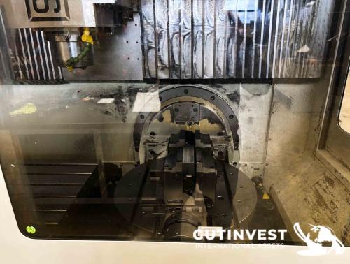 Centro de mecanizado de 5 ejes