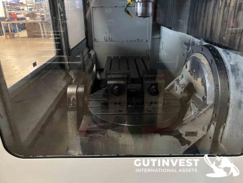 Centro de mecanizado de 5 ejes