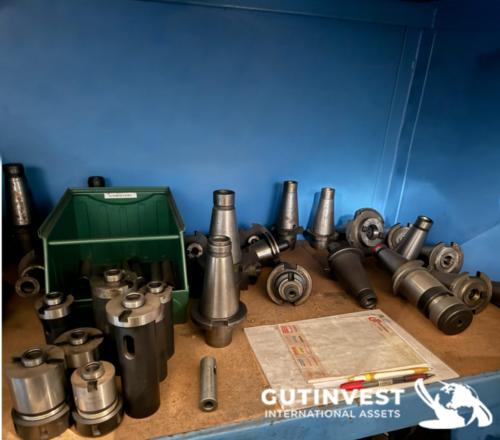 Mandrinadora de bancada fija con mesa rotativa