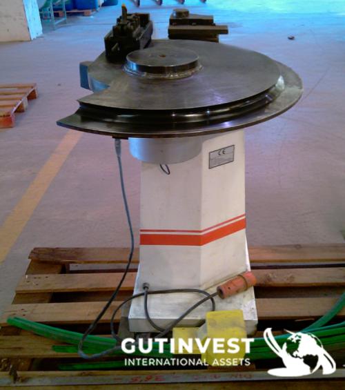 Máquina curvadora de tubo