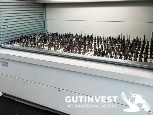 CNC Vertical Machining Center - 5 Axes