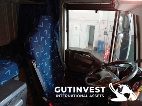 Camión caja cerrada