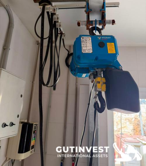 Marmita con polipasto