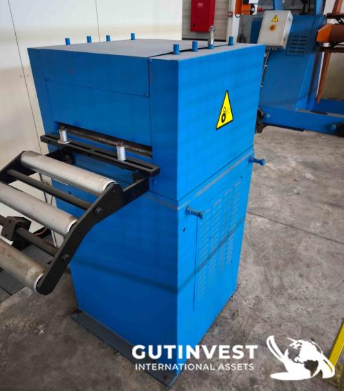 Desbobinador y aplanadora de chapa para metal