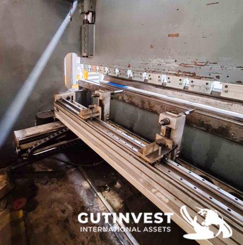 Plegadora hidráulica CNC para metal - 150Tn 