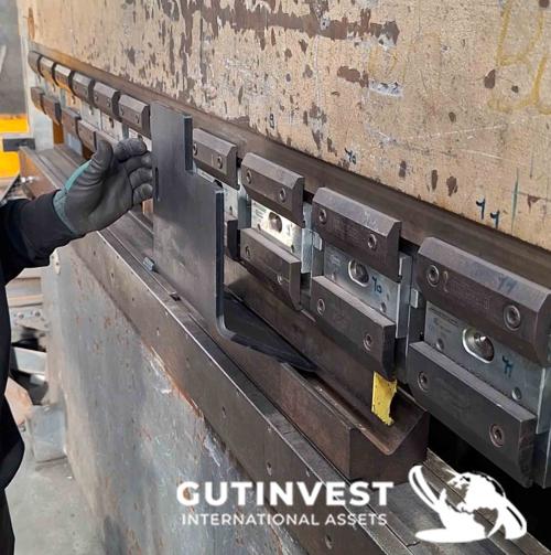 Plegadora hidráulica CNC para metal - 150Tn 