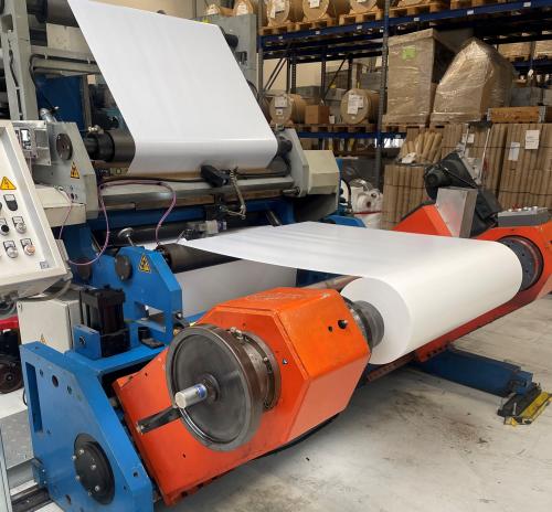 Rebobinadora cortadora industrial para materiales flexibles